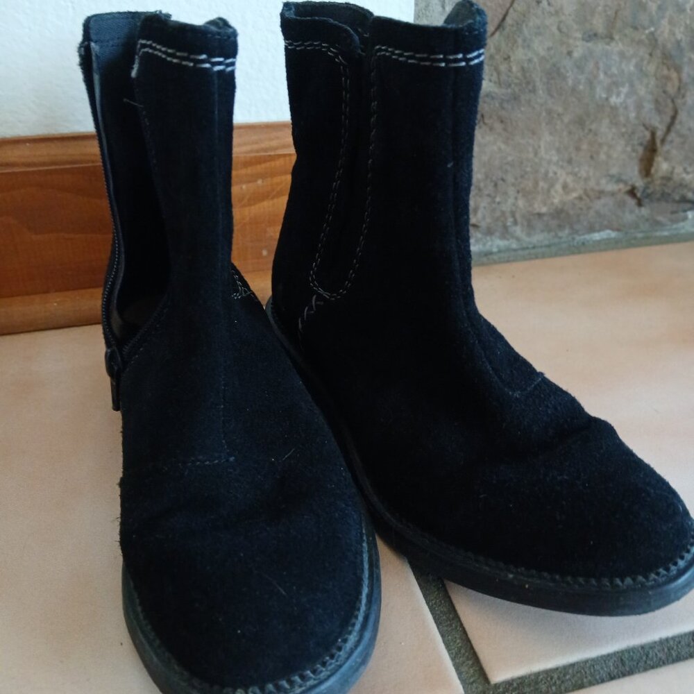 Clarks Womens Black Suede Maye Zip Up Boots Bootie Size 6